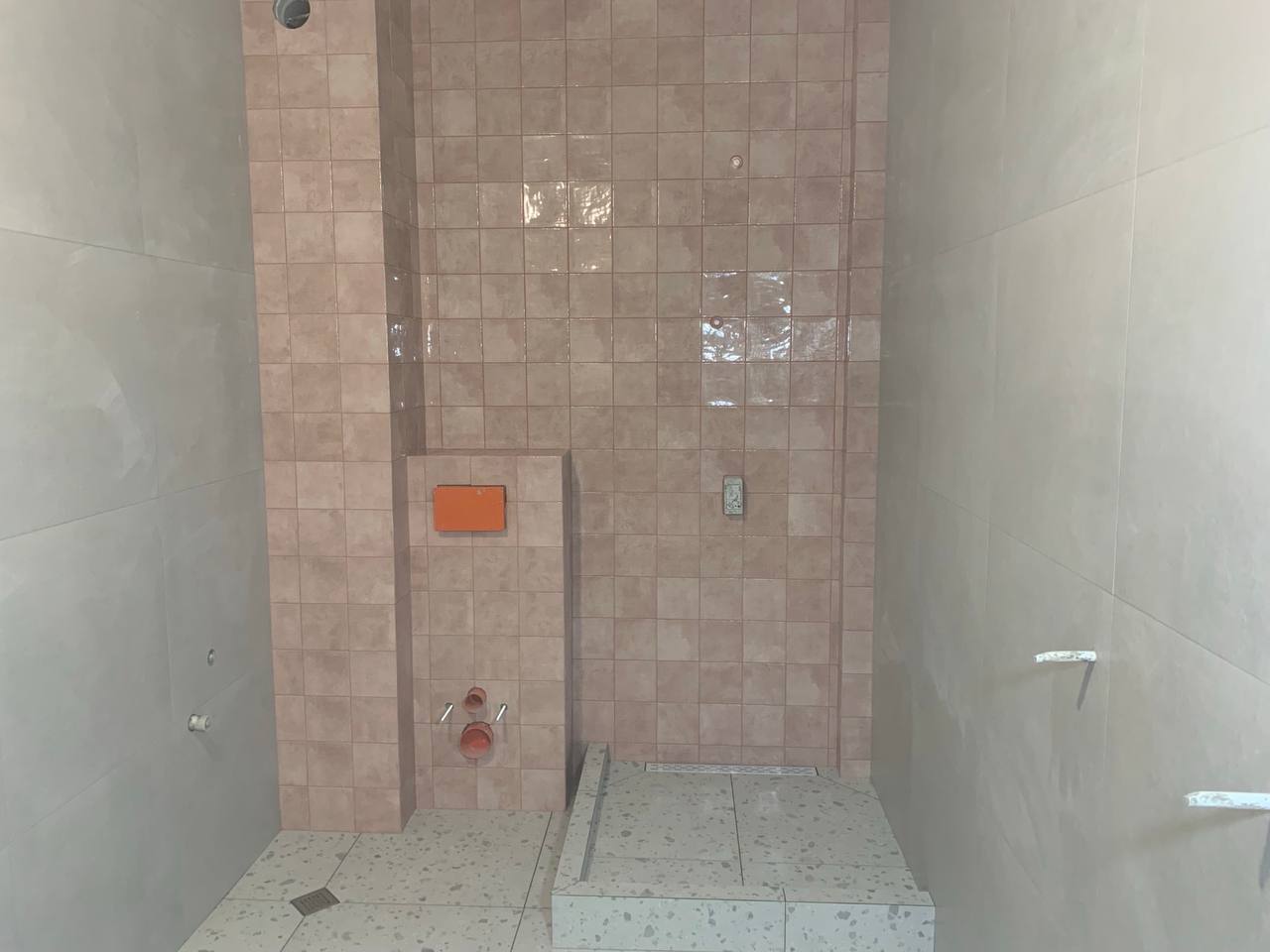 საშხაპეს მეტლახი/კაფელი